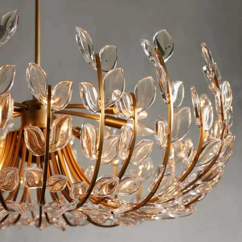 Regent 8 Light Chandelier 32“
