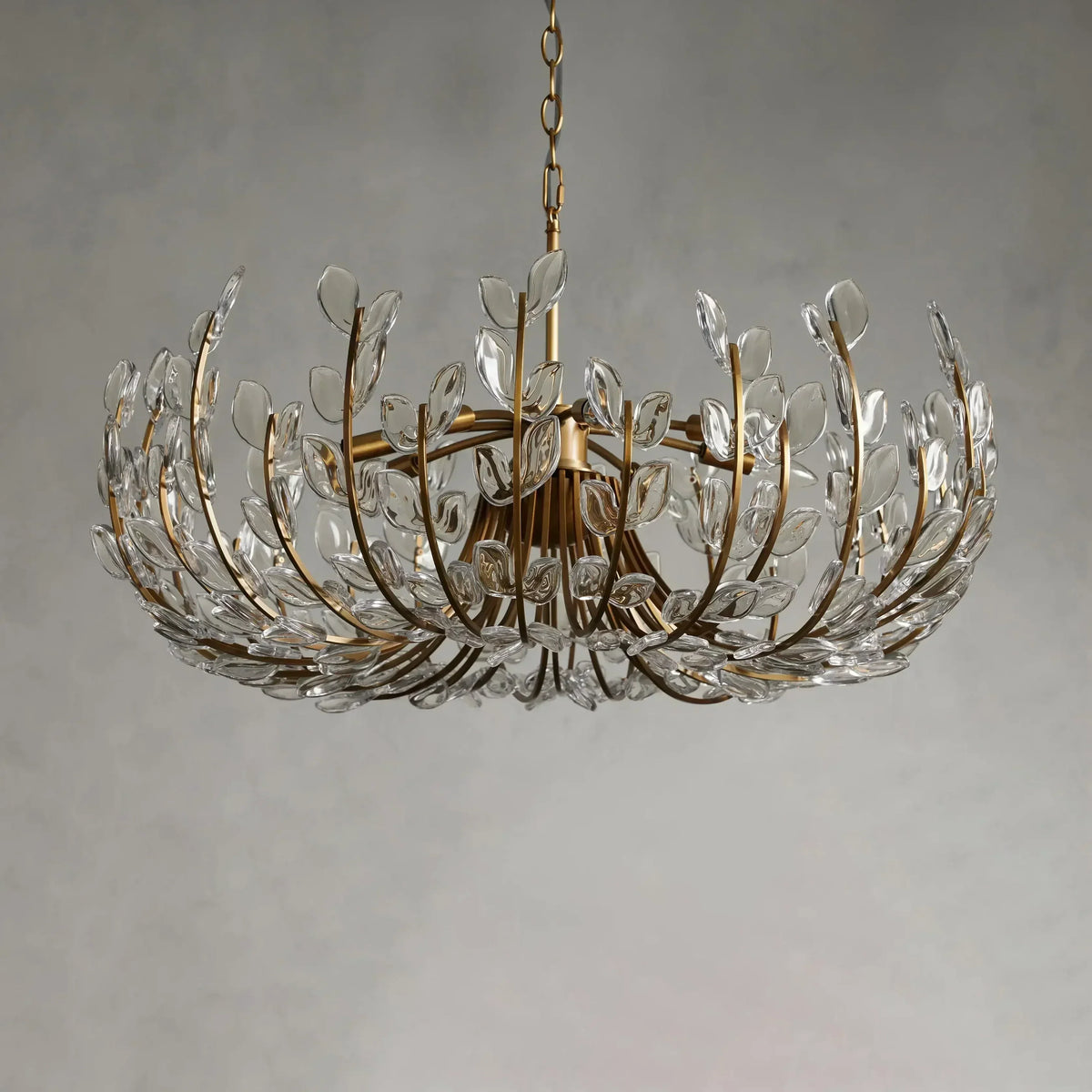 Regent 8 Light Chandelier 32“