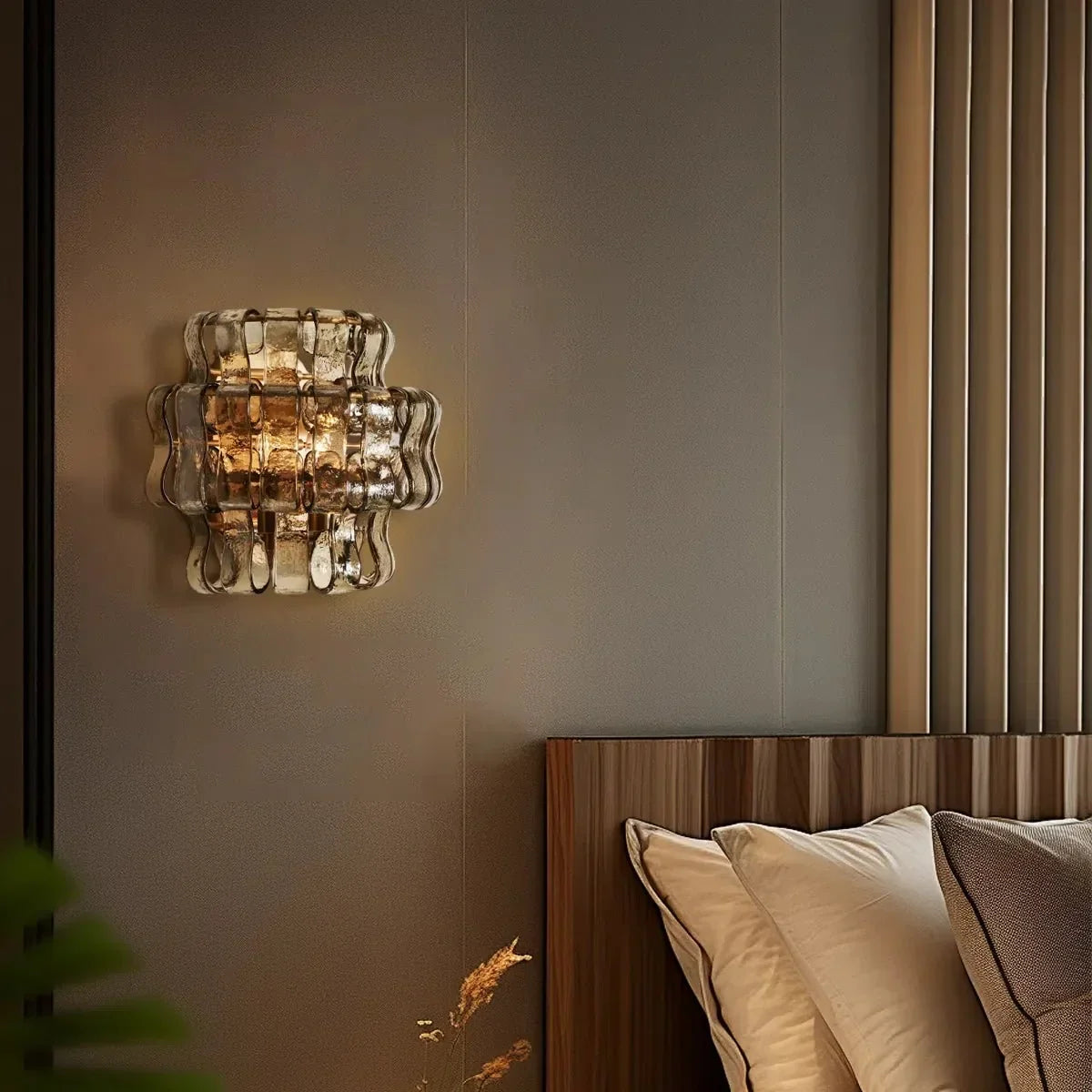 Ghiaccio Glass Wall Sconce - briglamps
