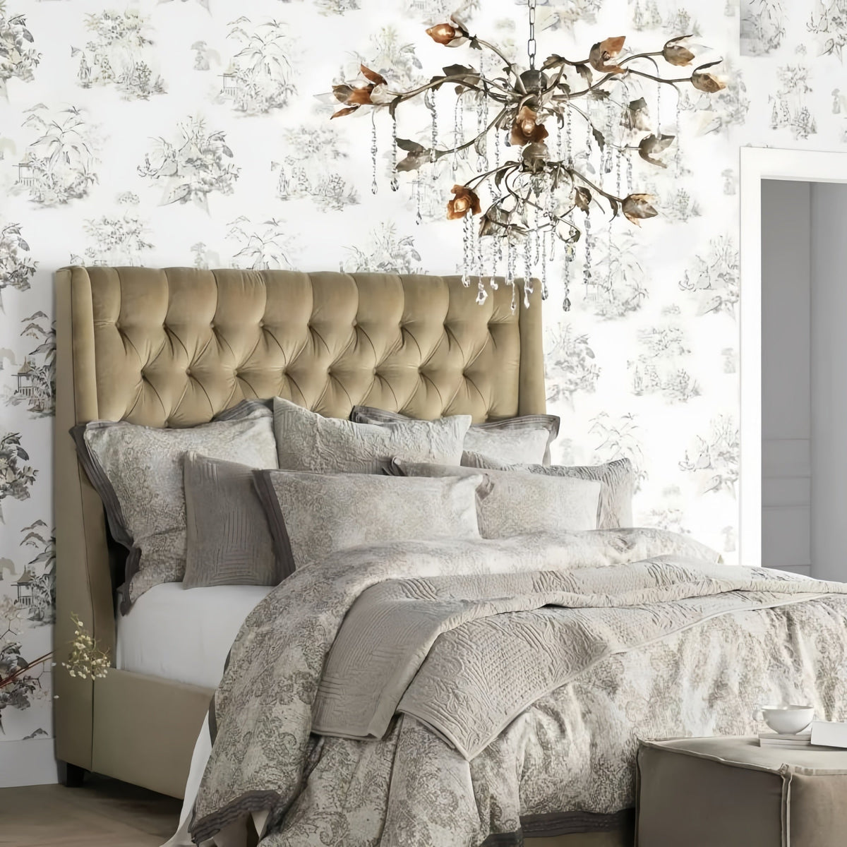 Viticcia Round Chandelier - Brig Lighting